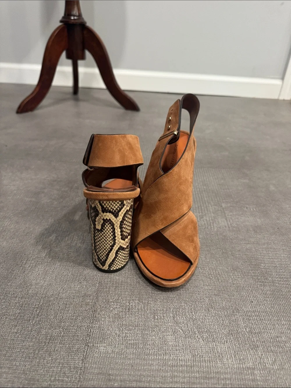BCBG Tan Suede Crisscross Slingback Sandals 39